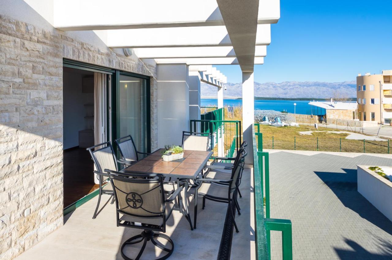 Queen Beach Apartments Nin Exterior photo